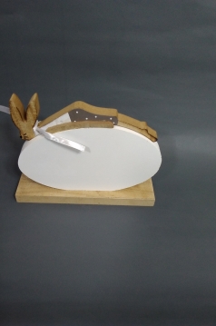 Miniatura: Zając drewniany na jajku