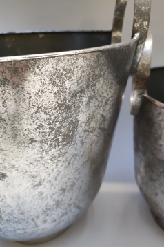 Miniatura: Osłonki metalowe z uchwytami